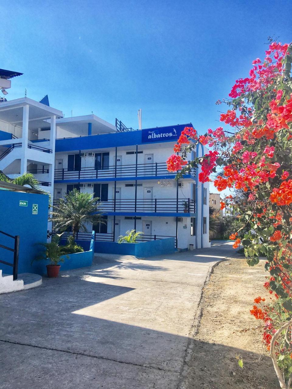 Hostal Albatros Manta Buitenkant foto