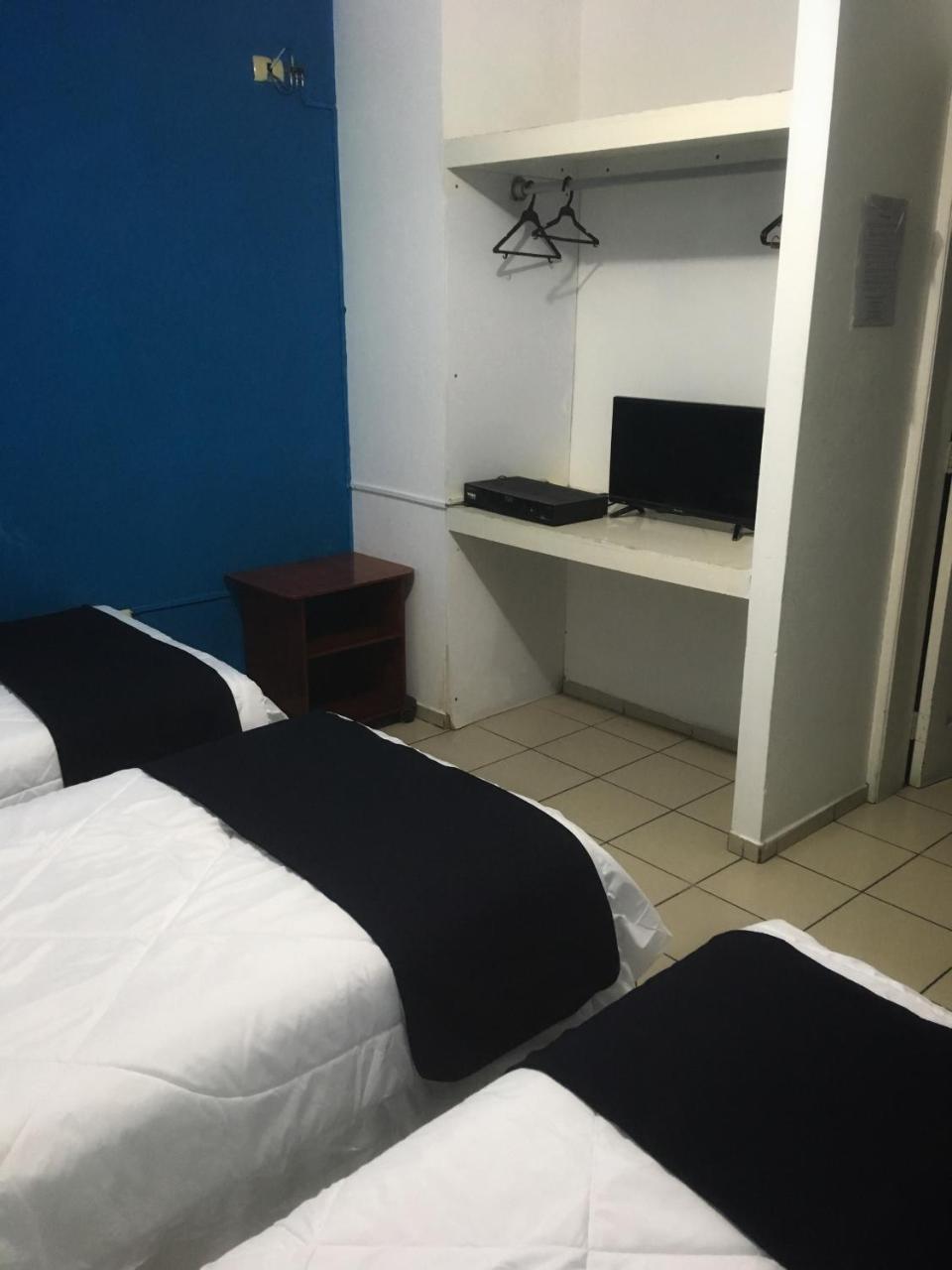 Hostal Albatros Manta Buitenkant foto